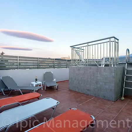 Center With Rooftop Swimming Pool * Chania (Crete)