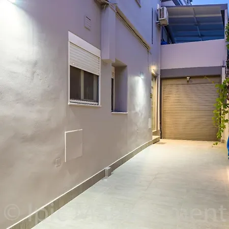 Center With Rooftop Swimming Pool Apartment