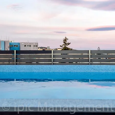 Apartment Center With Rooftop Swimming Pool *