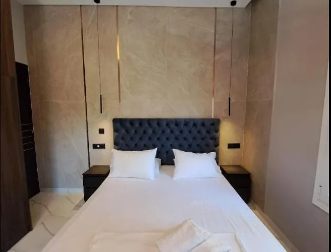 Elegant 2br شقة *